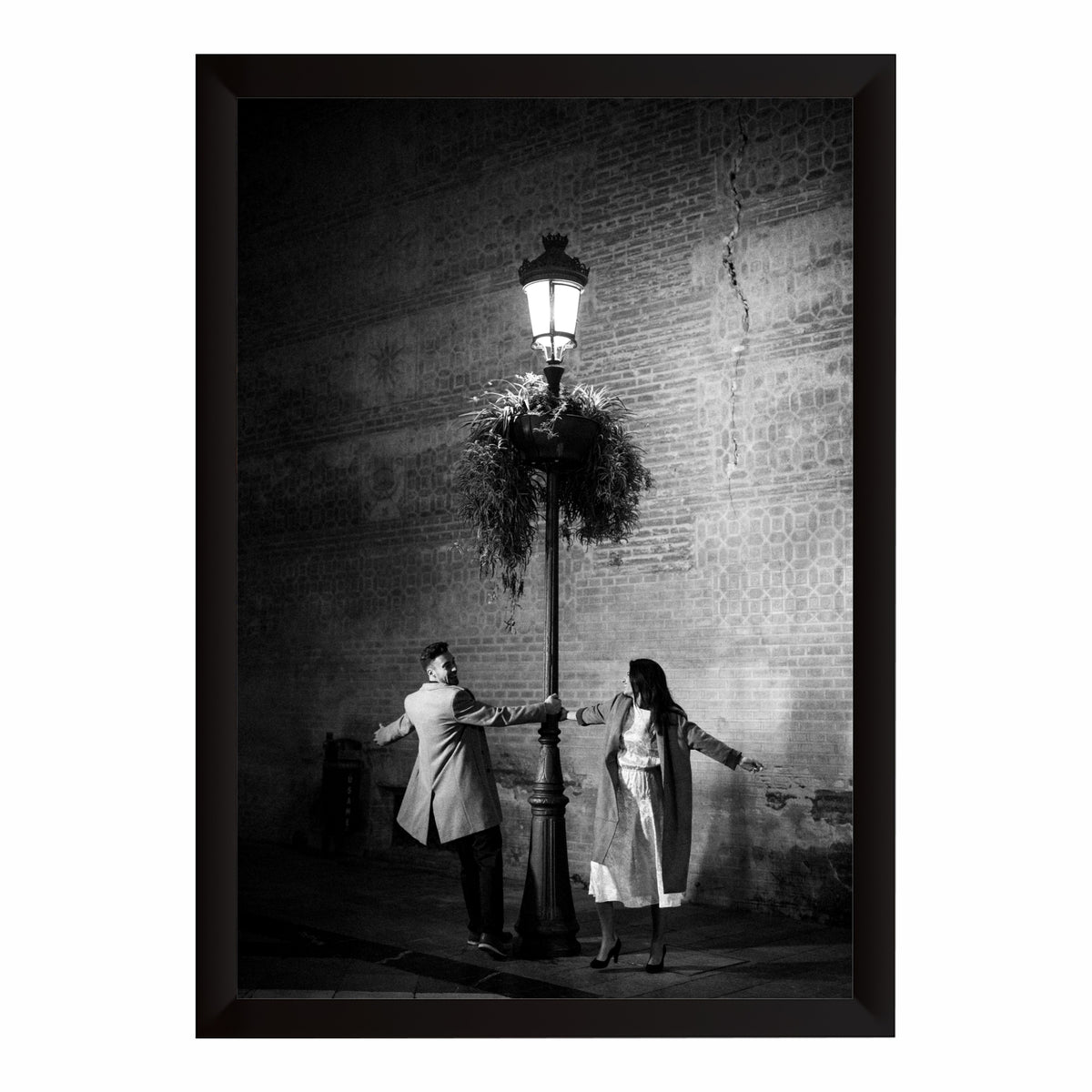 Romantic Couple Under Street Lamp Wall Art | Black & White Love Photography Canvas Print | Vintage Night Romance Wall Decor | Minimalist Couple Artwork